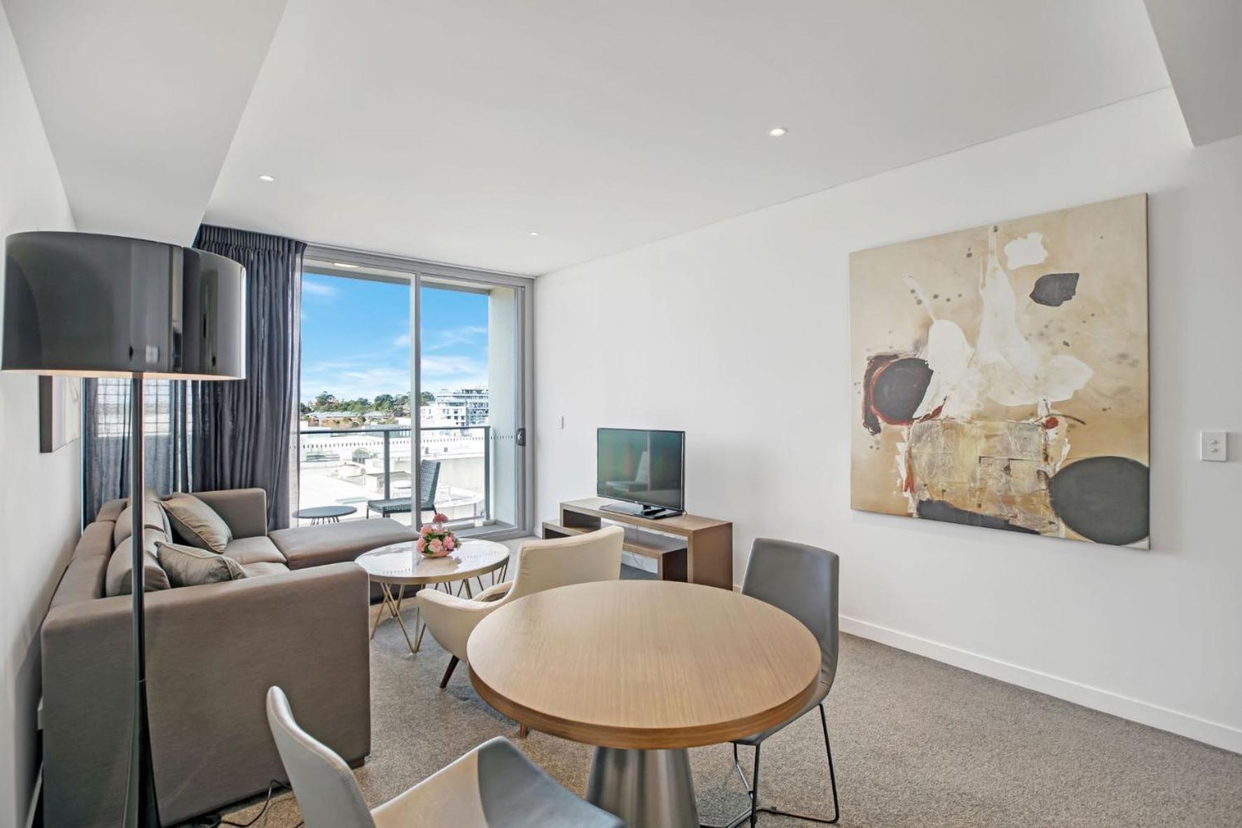 Hidden Gem In The Heart Of Chatswood Apartment *