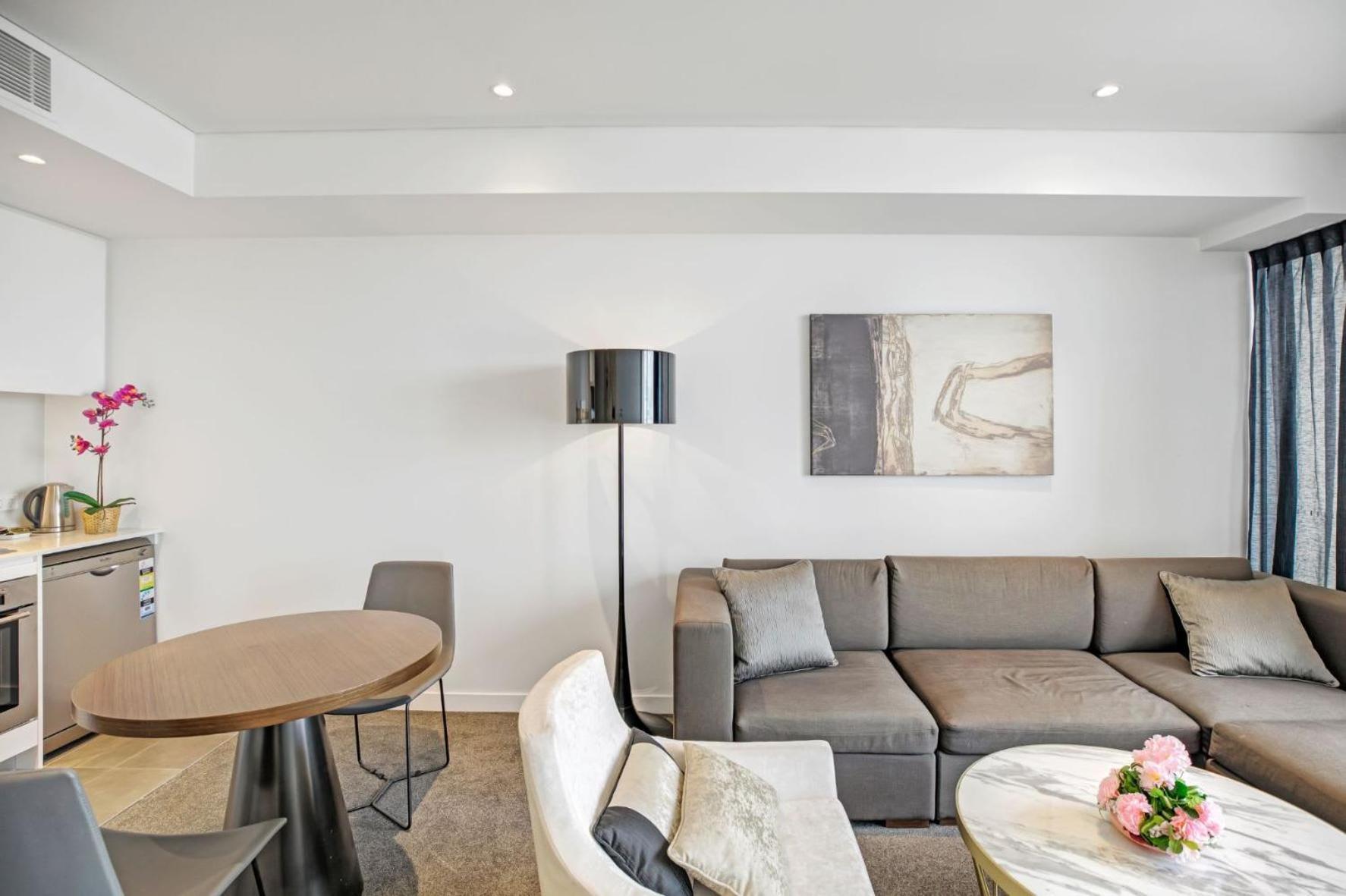 Apartment Hidden Gem In The Heart Of Chatswood Sydney